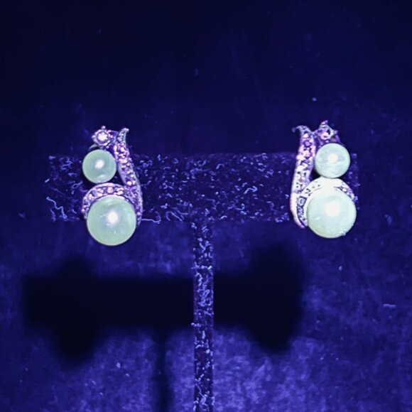 Vintage Marvella Silver Tone, Faux Pearl And Rhinestone Clip On Earrings (5266) - Picture 9 of 10